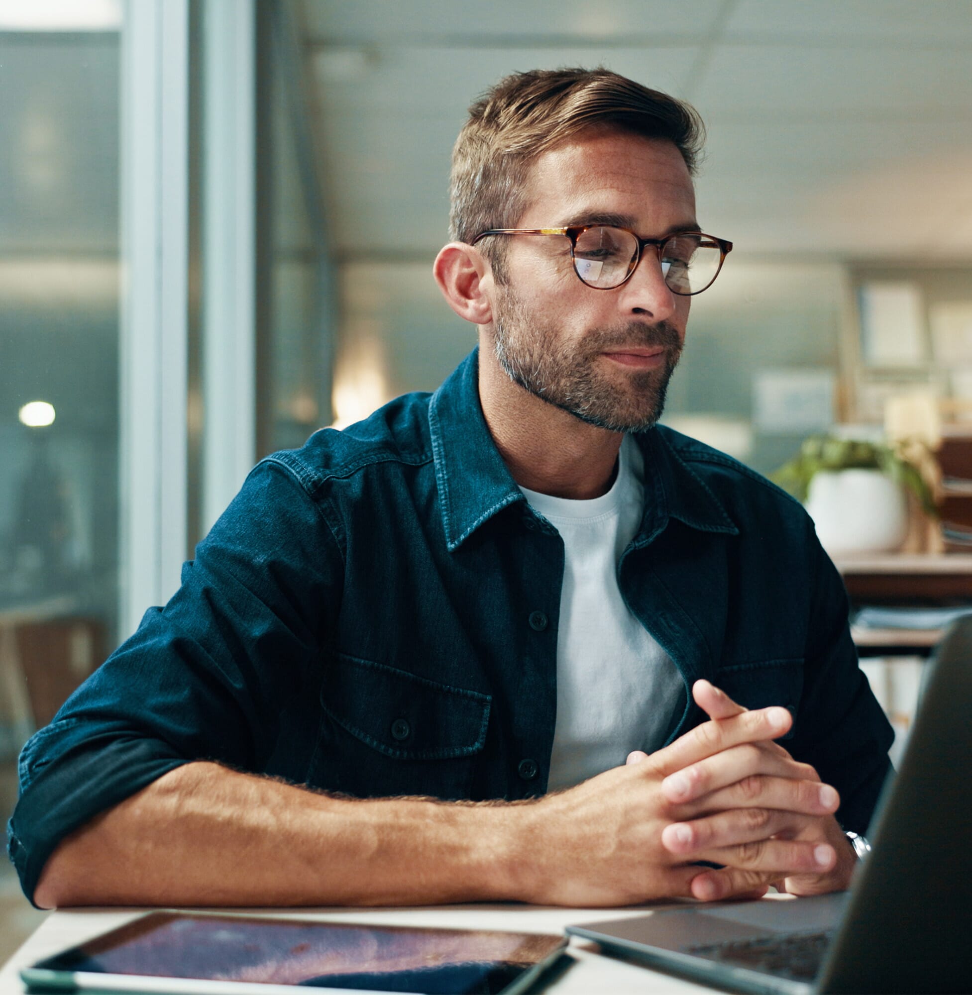 Male-Consultant-